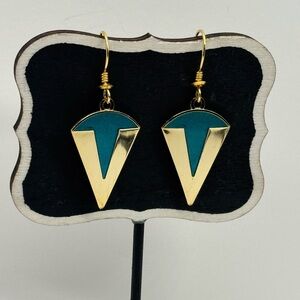 Roccoco Vtg 80s Aqua green geometric dangle hook Earrings